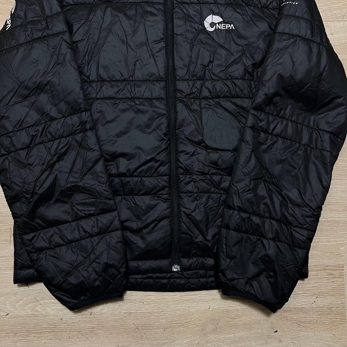 네파 에볼루션 로고 경량패딩 점퍼 [블랙] M/95 상품이미지3