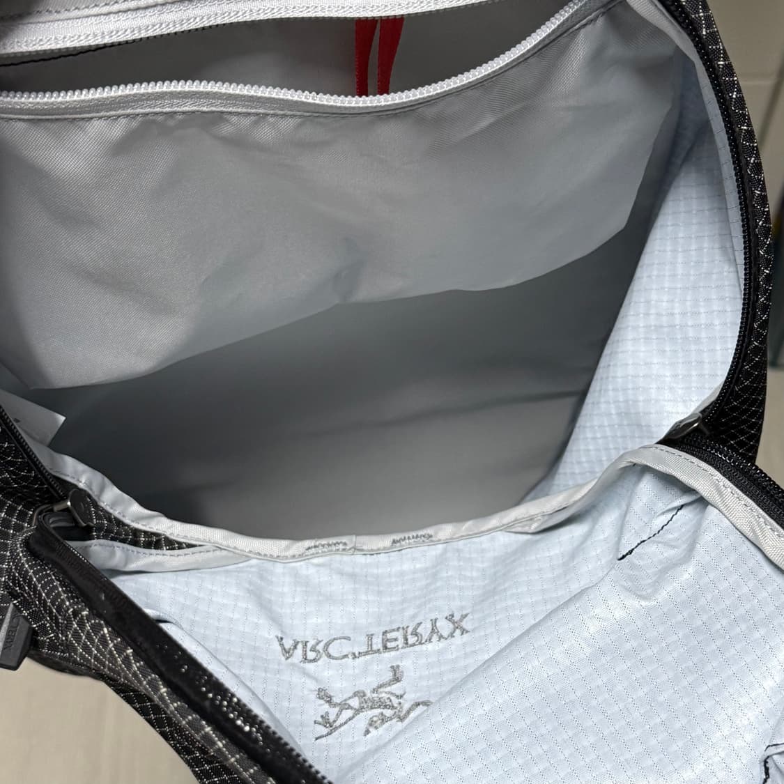 아크테릭스 컨실 15 백팩 블랙 상품이미지6