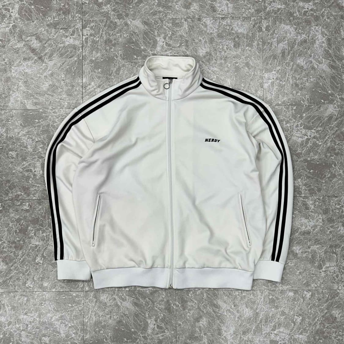 Nerdy 널디 화이트 트랙탑 희귀져지(L) 상품이미지2