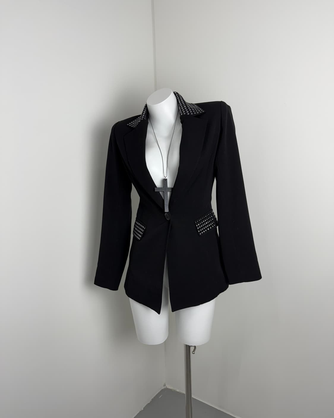 Flower Circle Studded Black Blazer 상품이미지1