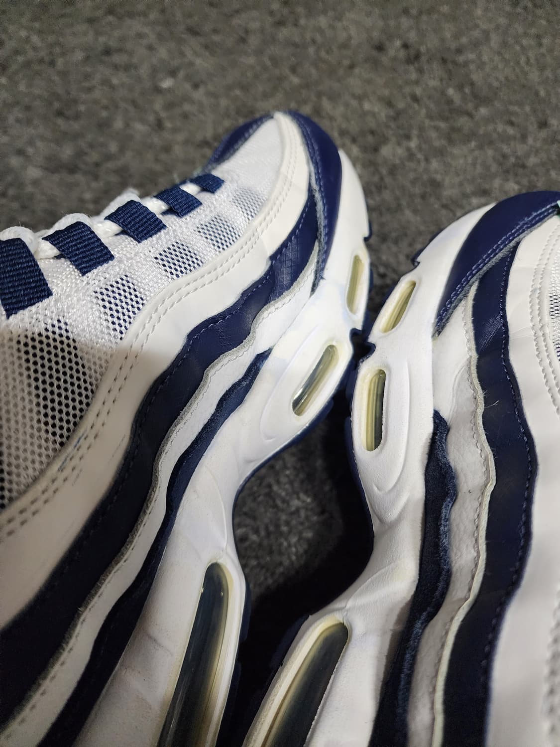 나이키 에어맥스95 미드나잇 네이비 250사이즈  상품이미지8