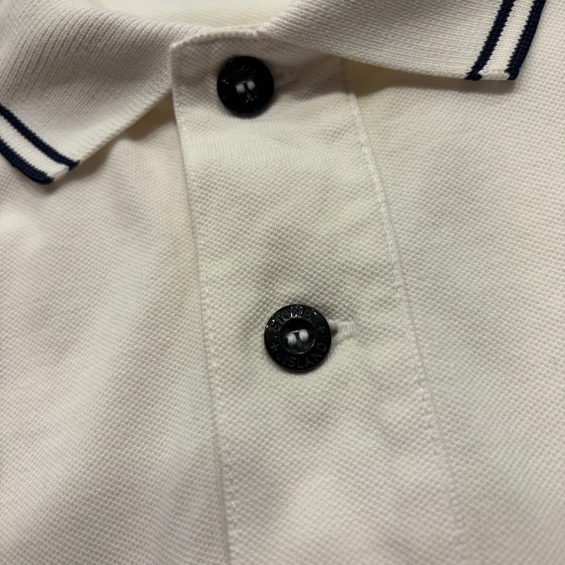 [M] 스톤아일랜드 슬림핏 화이트 카라 반팔 티셔츠 D277 상품이미지6