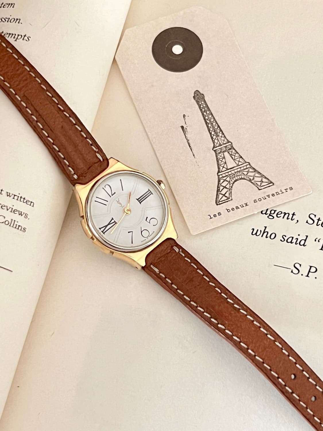 Saint Laurent  옐로우 골드 라운드 생로랑 시계  상품이미지1