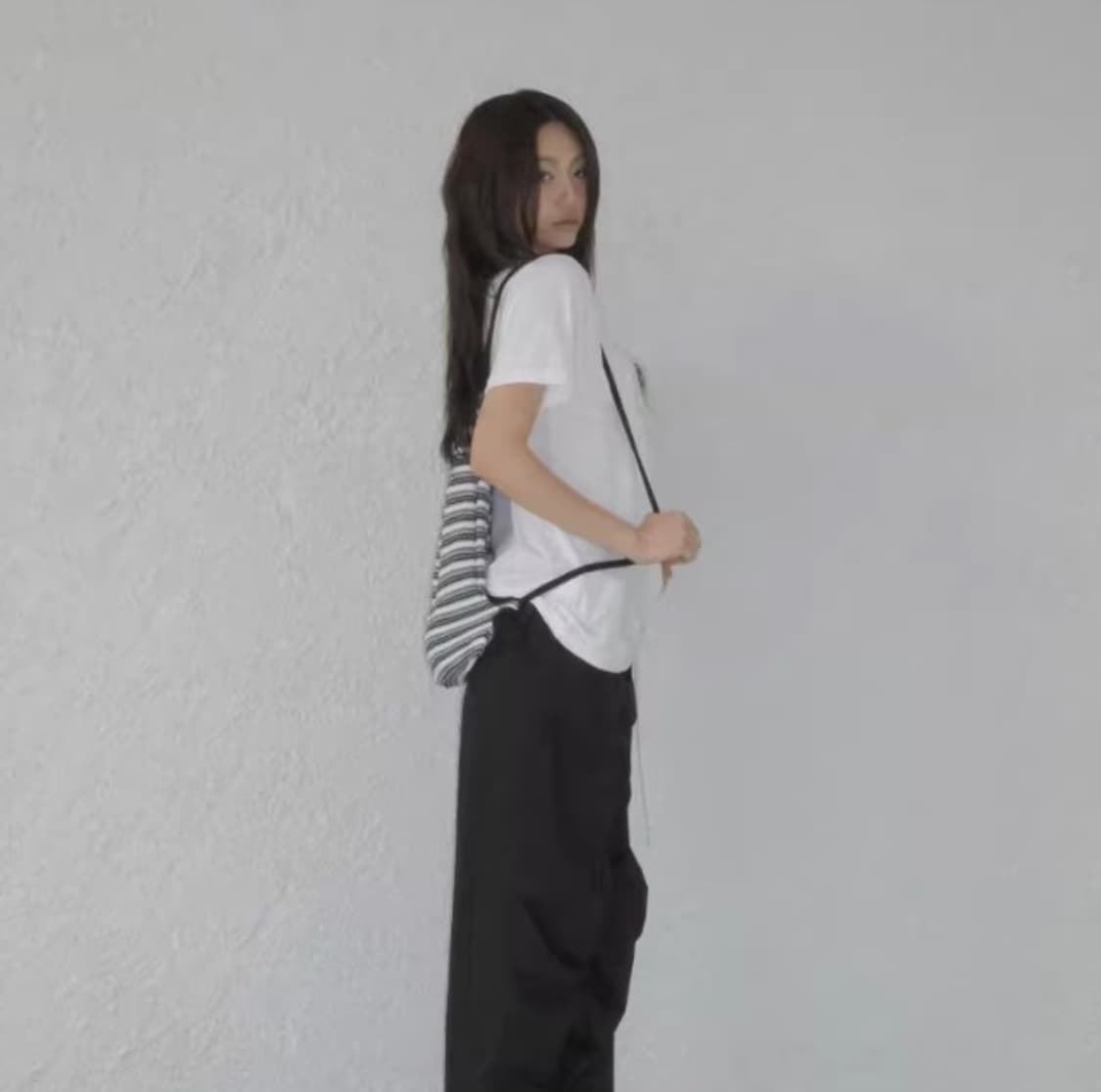KIKI BOXY SHIRRING TEE / WHITE 상품이미지4
