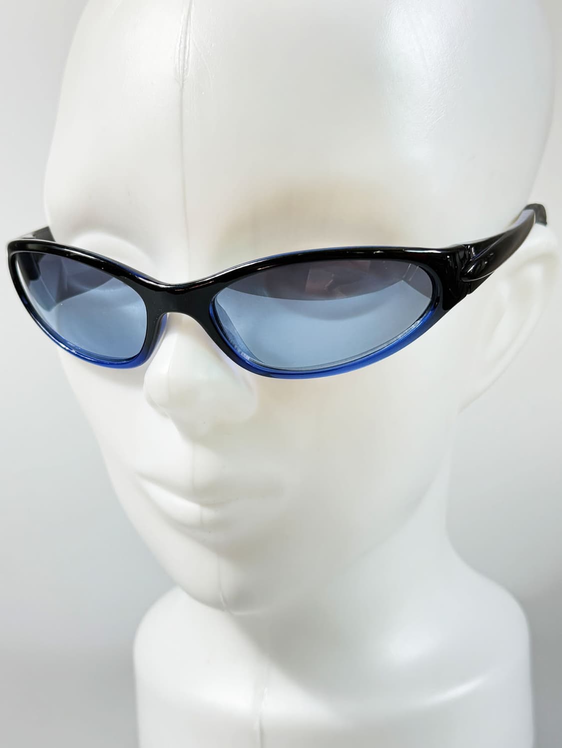 90s 블루 블랙 투톤 오벌 스포티 빈티지 틴트 선글라스 상품이미지8