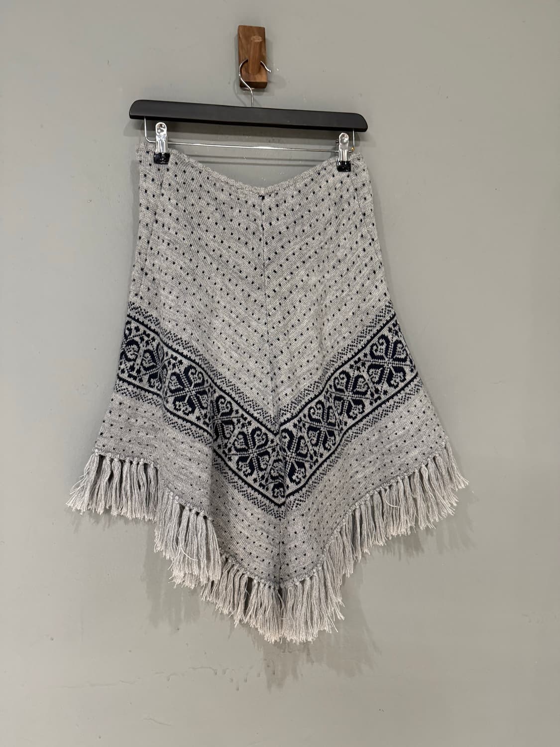 winter pattern tassel detail cape & sk 상품이미지8