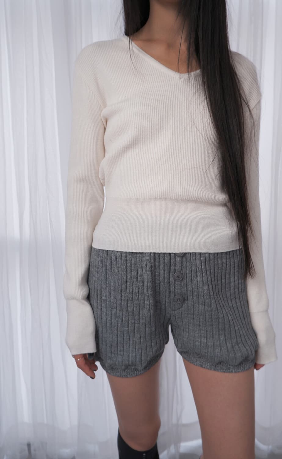 비센사이 비삼샵 브이넥 니트 아이보리 상품이미지2