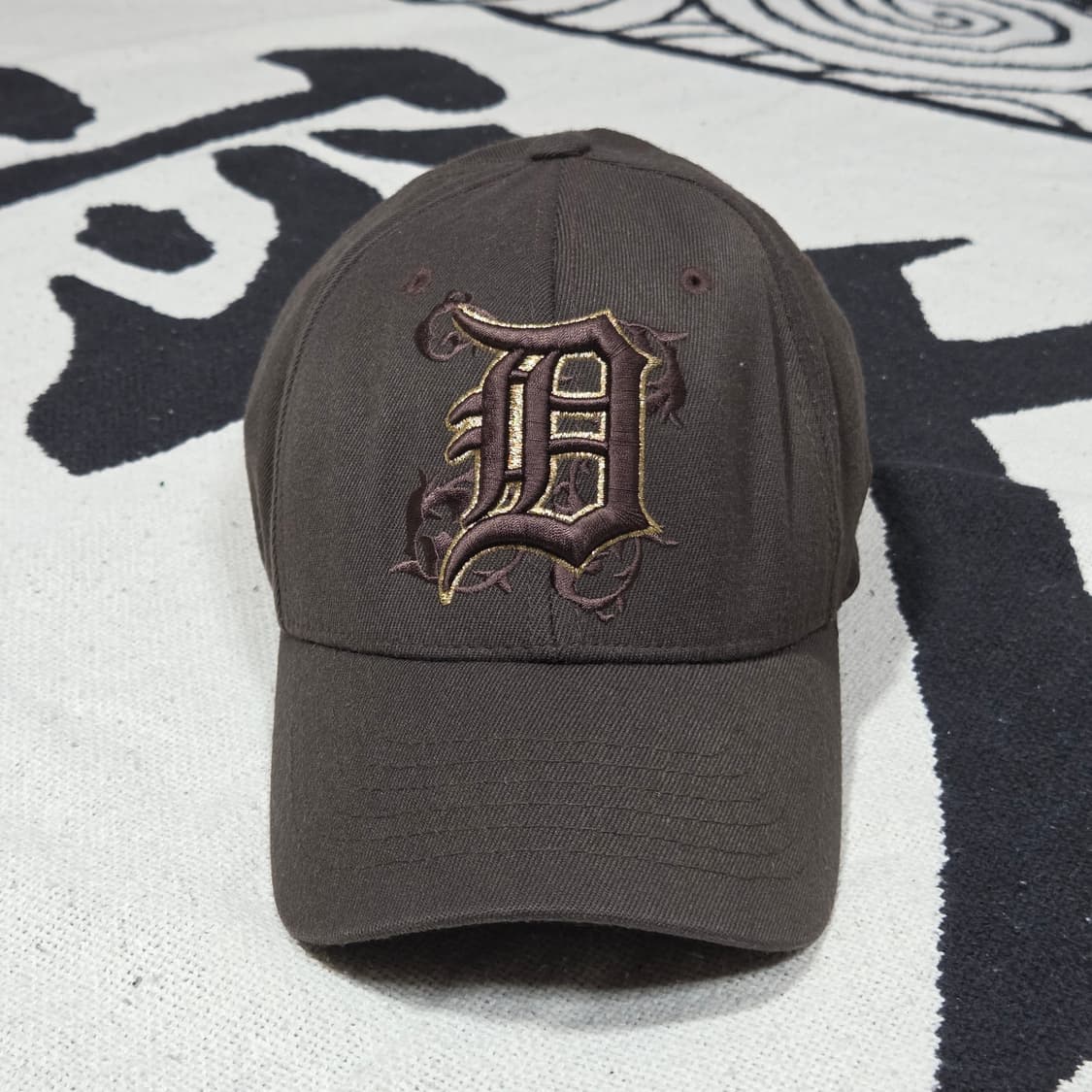 엠엘비 Y2K 디트로이트 브라운 골드 볼캡 상품이미지1