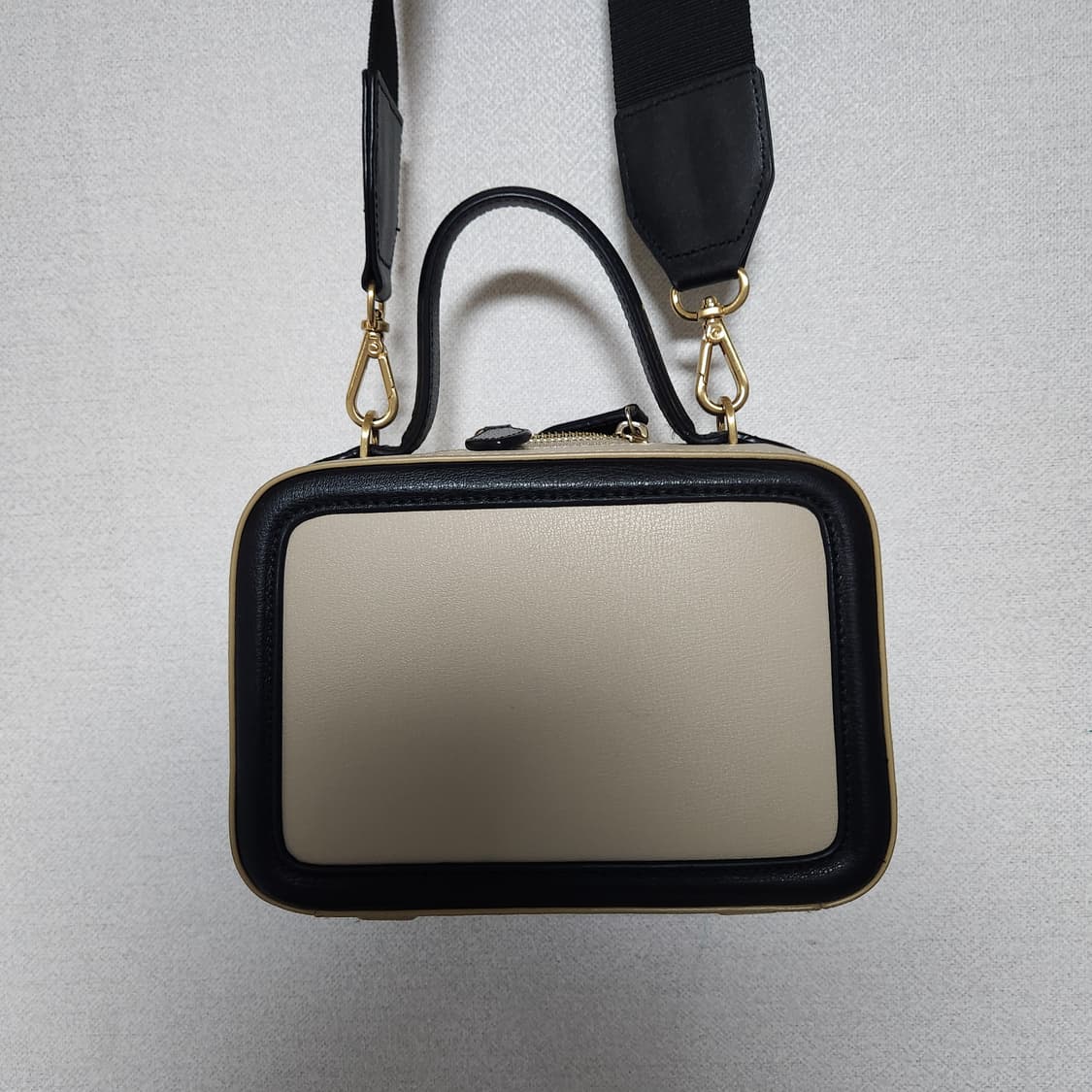 미사용 칼린 소가죽 크로스백 상품이미지5