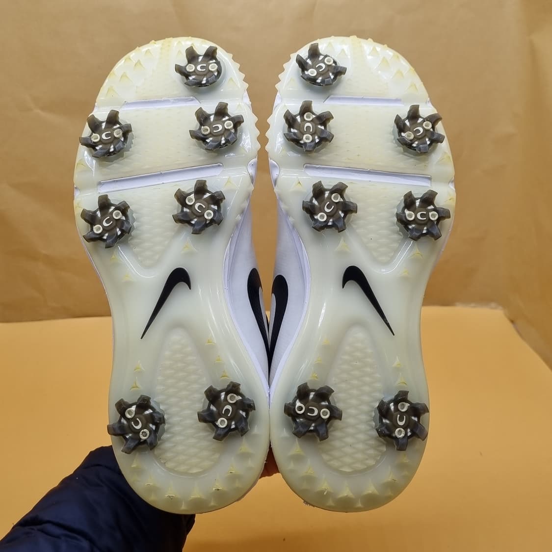 나이키 루나 커맨드2. 여성골프화235 상품이미지3