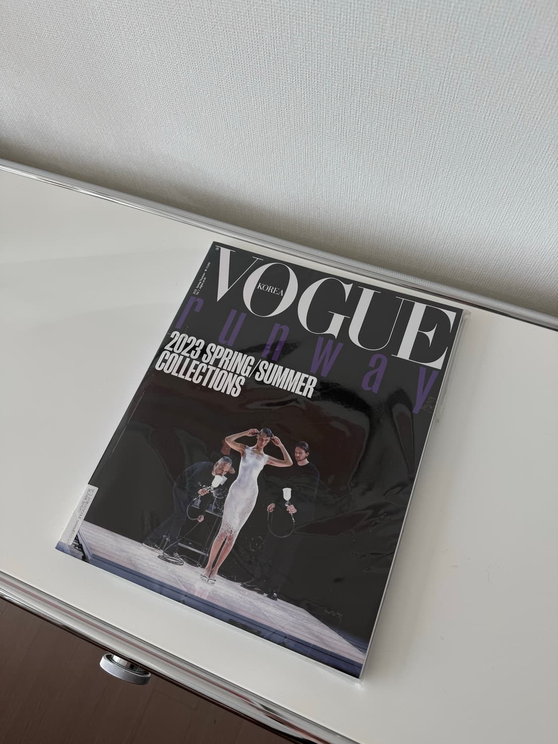 보그 런웨이  VOGUE runway(2023 S/S) 상품이미지1