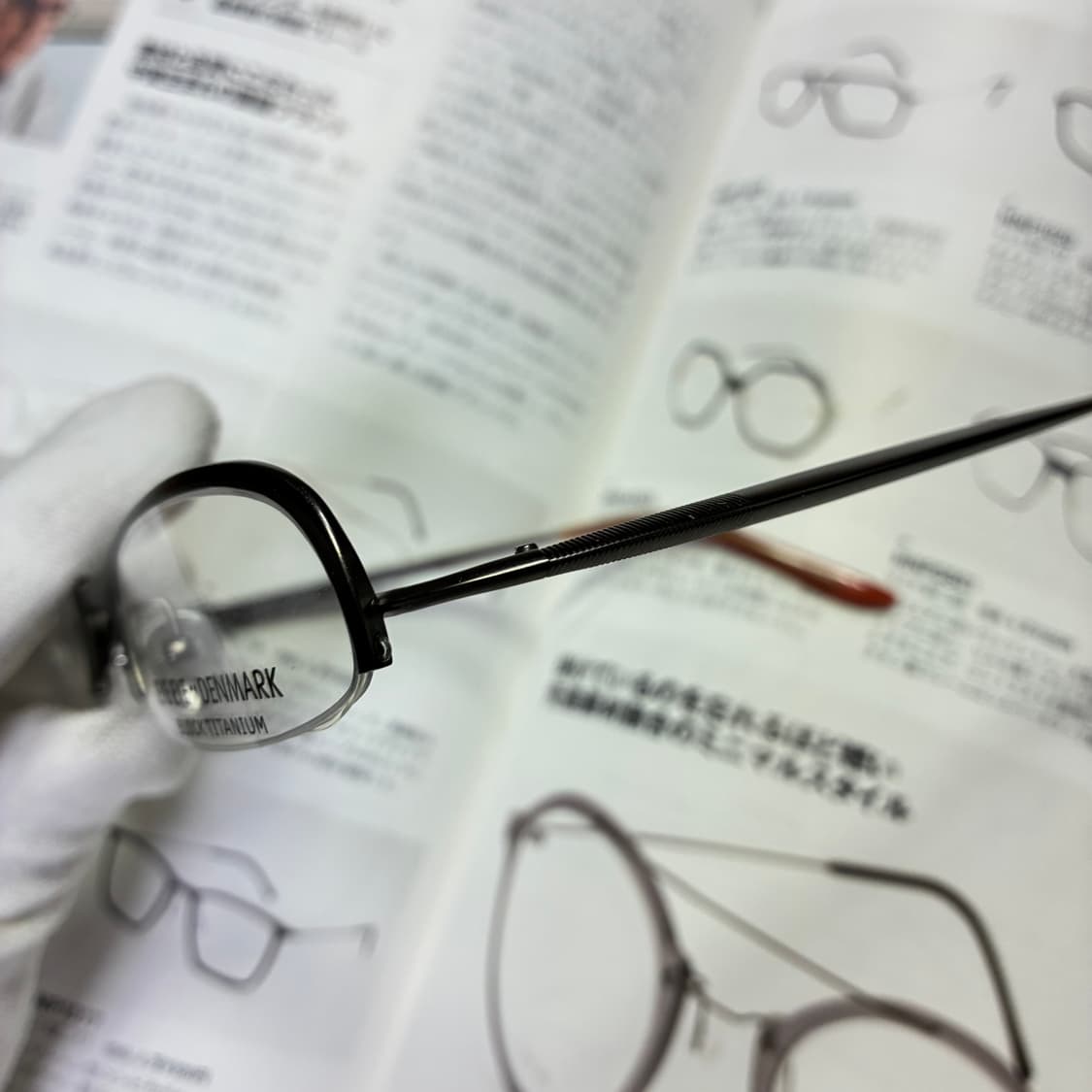 EYE EYE DENMARK 덴마크 티타늄 건실버 반무테 안경 상품이미지3