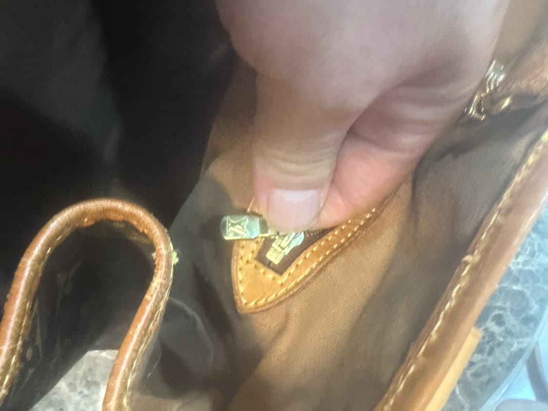 정품 루이비통 베티놀즈 호리즌탈 숄더백 팝니다 상품이미지8