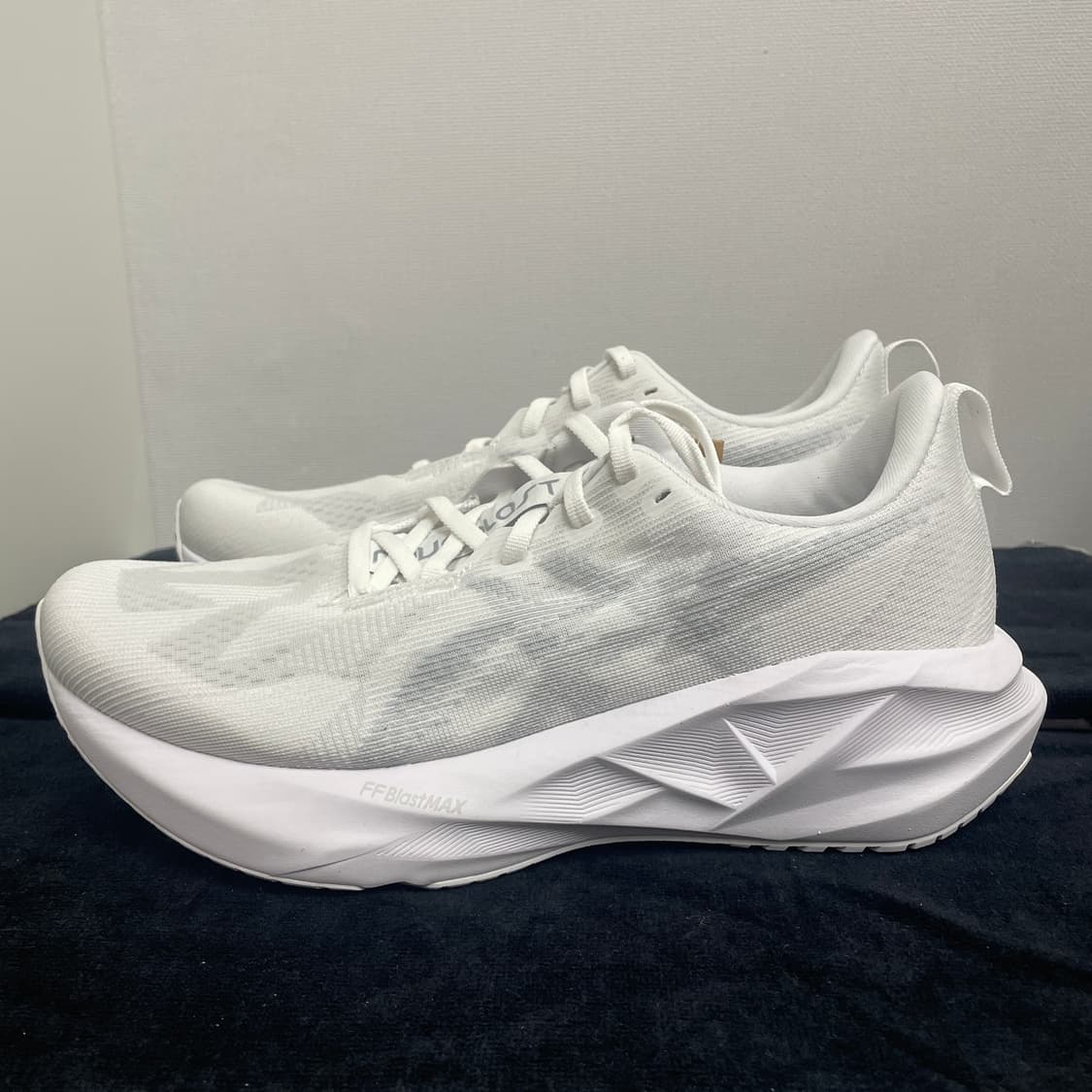 아식스 노바블라스트5 화이트 피드몬트/그레이 275 상품이미지2