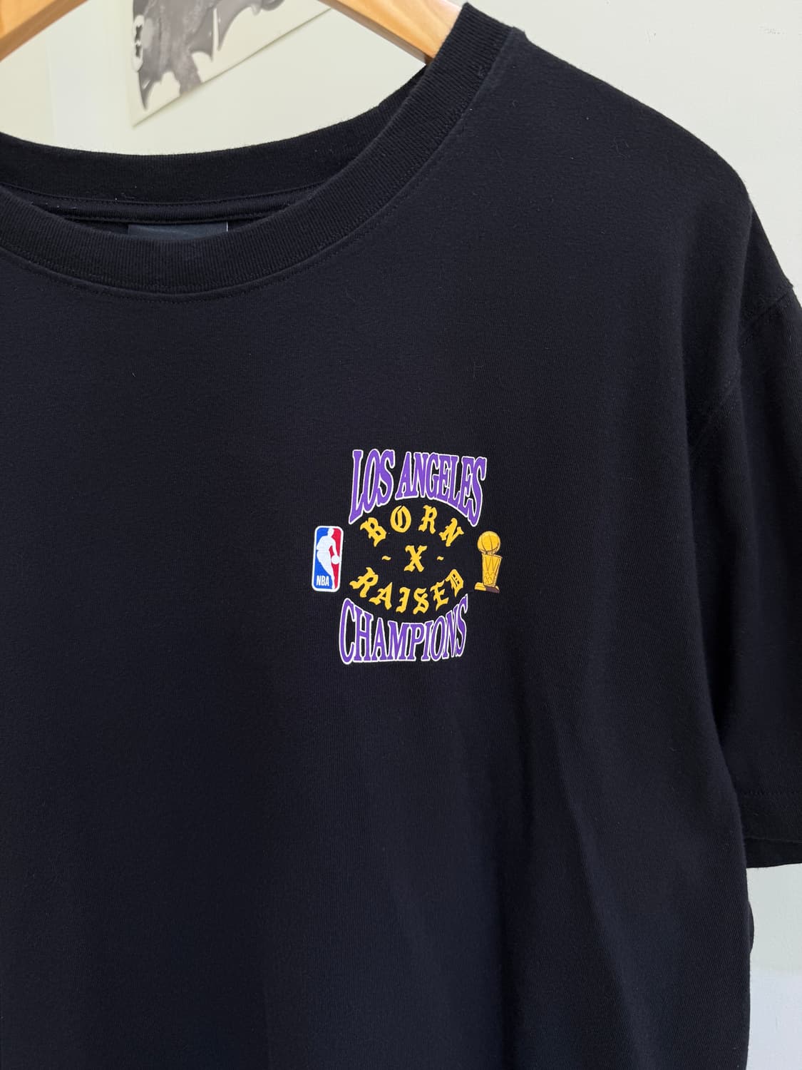 BORN X RAISED x NEW ERA x LAKERS 티셔츠  상품이미지3