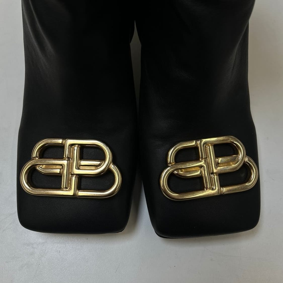 발렌시아가 BB 스퀘어 토 앵클 레더 부츠 38 상품이미지4