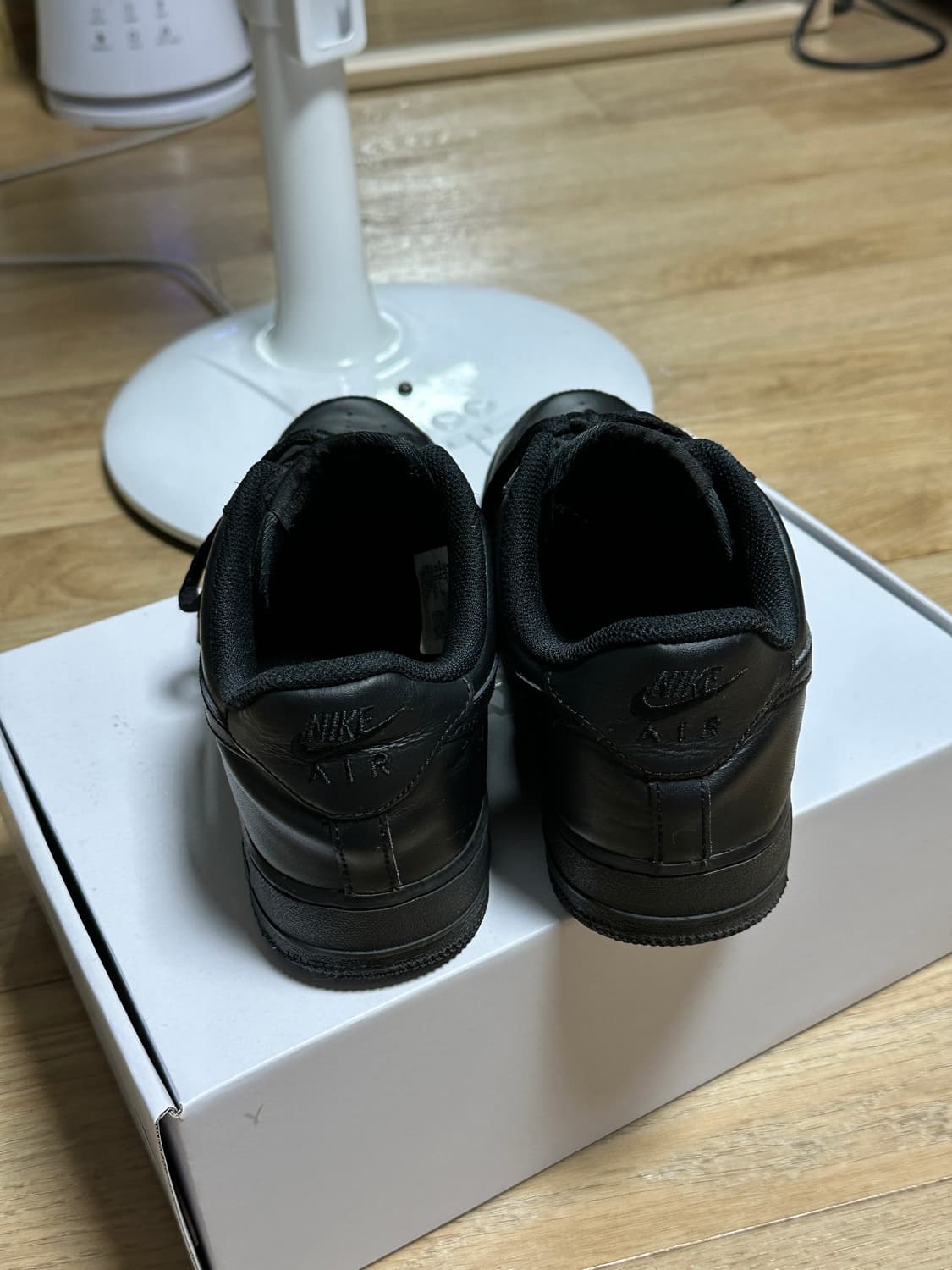 (275) 나이키 에어포스1 블랙 상품이미지4