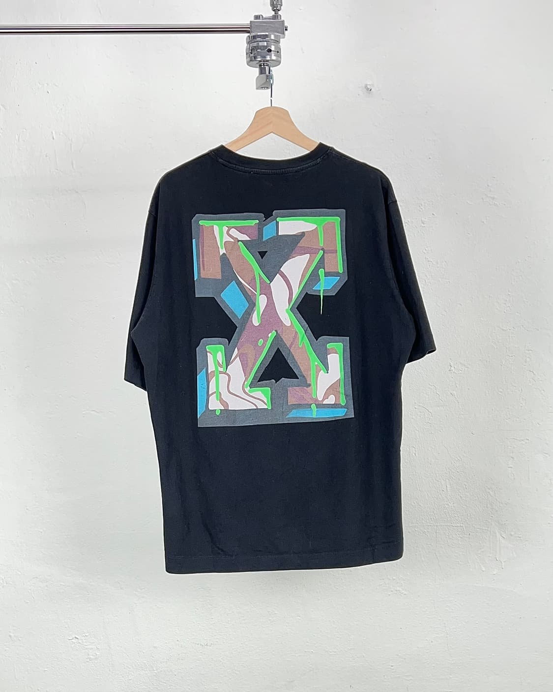 오프화이트 22ss 닌 애로우 스케이트 티셔츠 블랙 상품이미지1