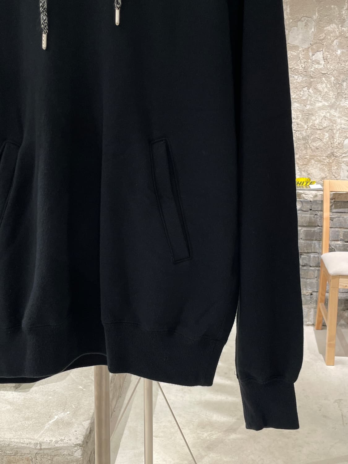 엠부쉬 18F/W 블랙 로고 후디 상품이미지5