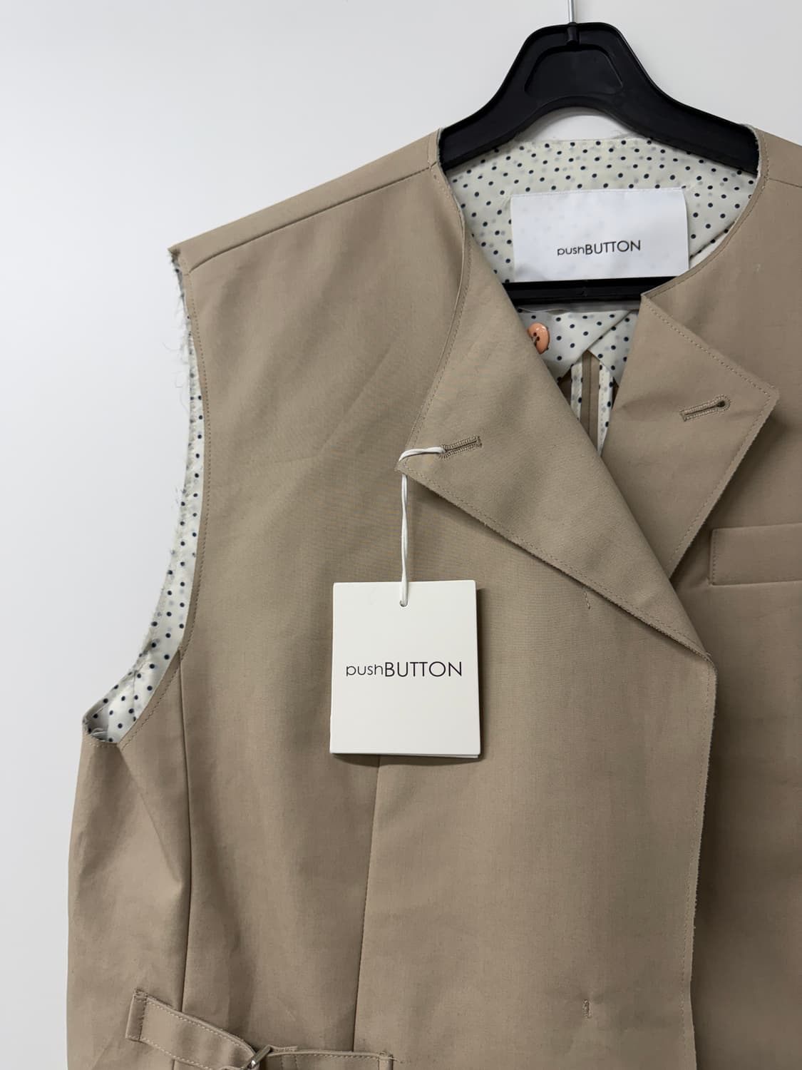 푸시버튼 베이지 핀턱 베스트 (새제품) 상품이미지2