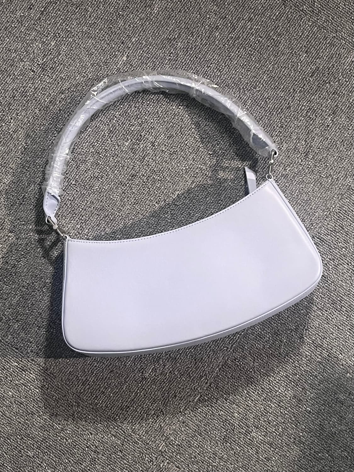 오소이 osoi BELTED BROCLE_SMALL_PALE BLUE 상품이미지3