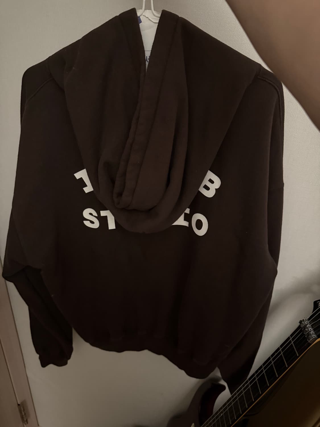 아이앱 스튜디오 후드티 브라운 상품이미지3