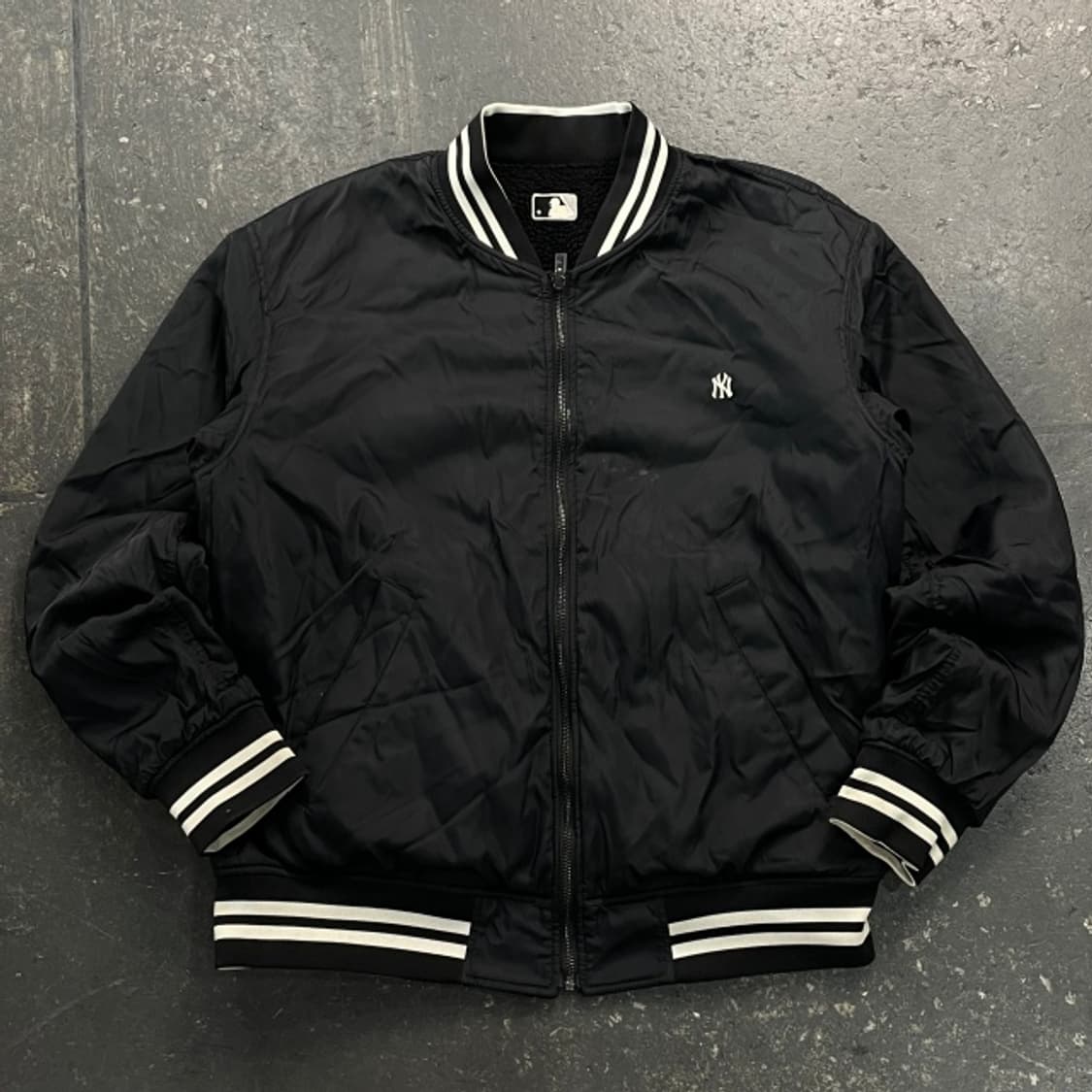 100 MLB 뉴욕 양키즈 리버시블 후리스 점퍼 상품이미지4