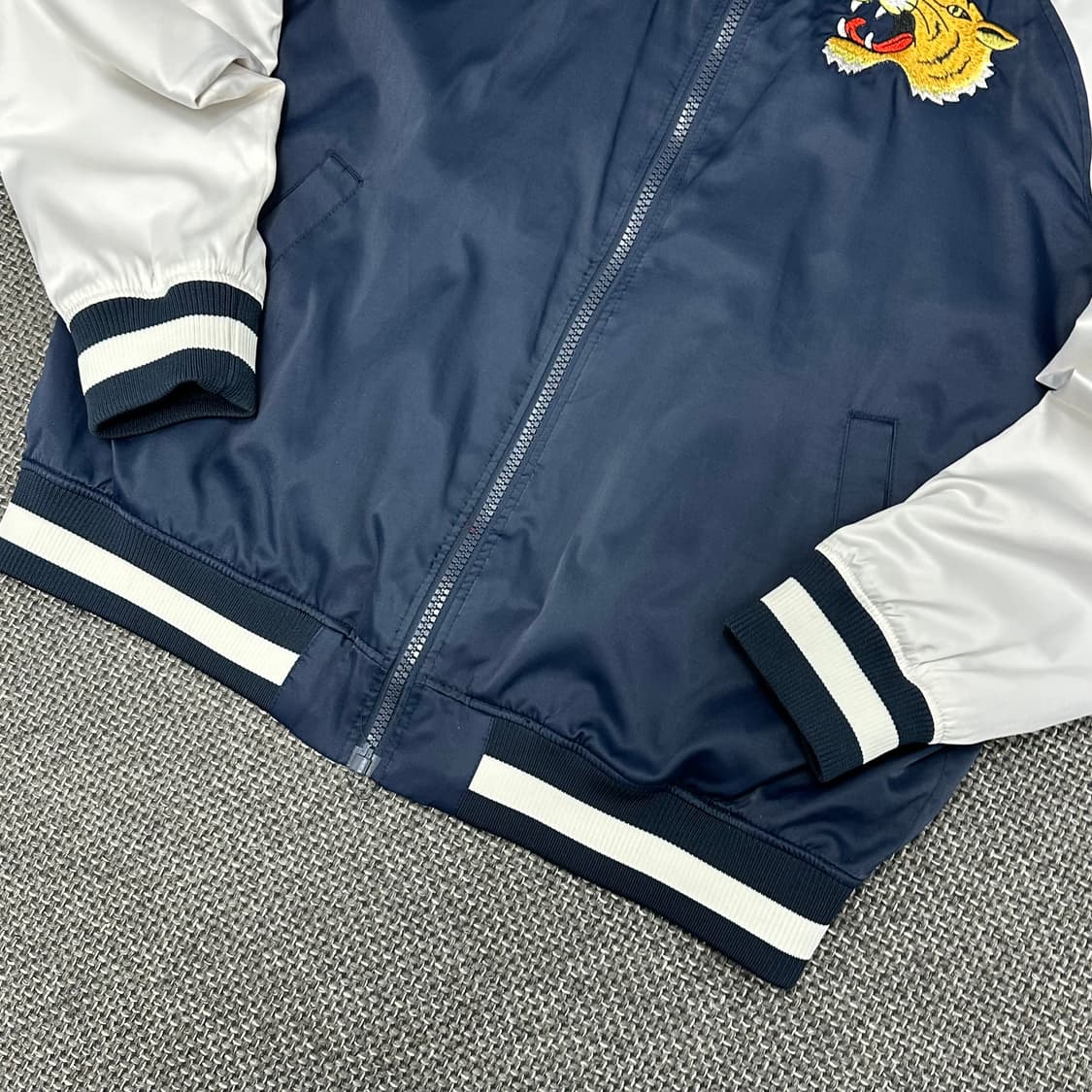 H&M 타이거 자수 빈티지 스카잔 XL 상품이미지5