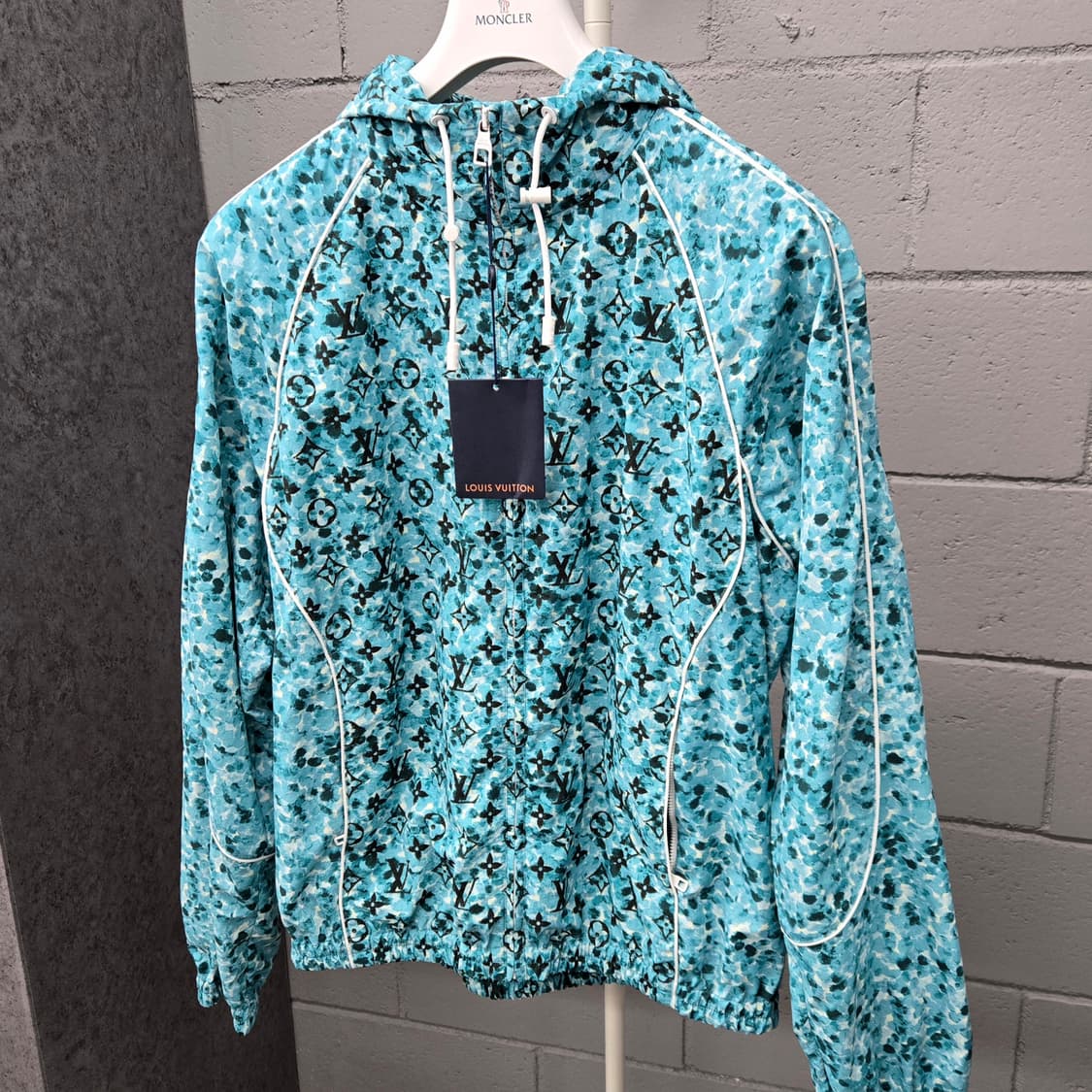 루이비통 LV 모노그램 포인틸리즘 바람막이 48 상품이미지1