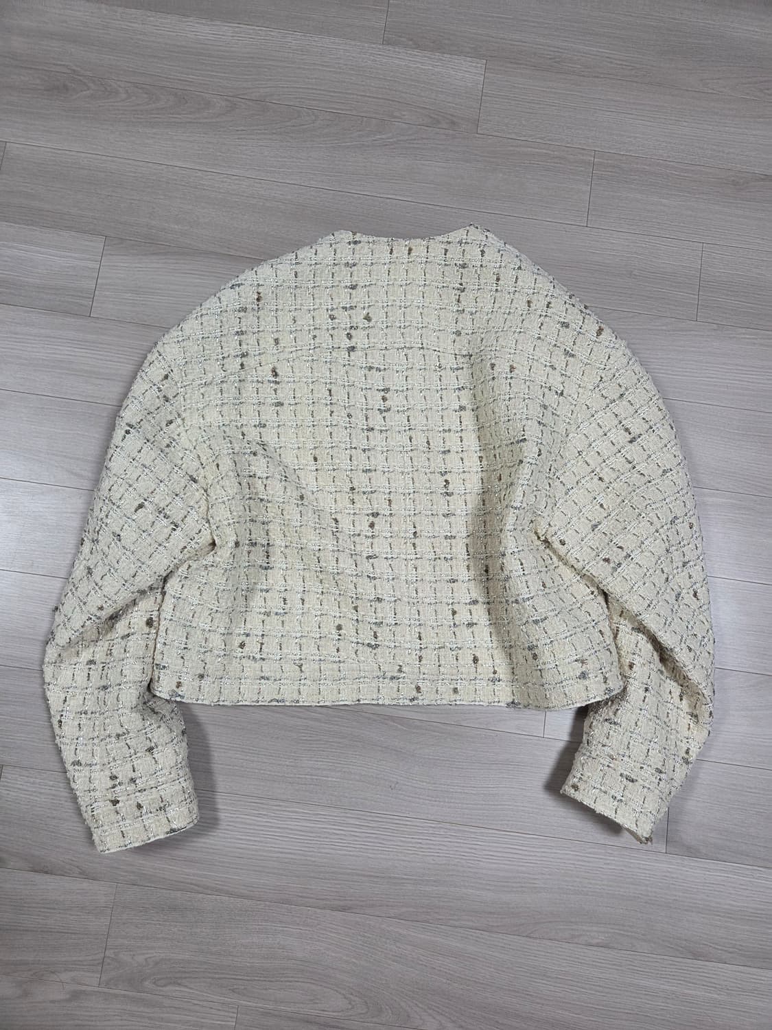 아이보리 색상의 트위드 자켓 상품이미지5