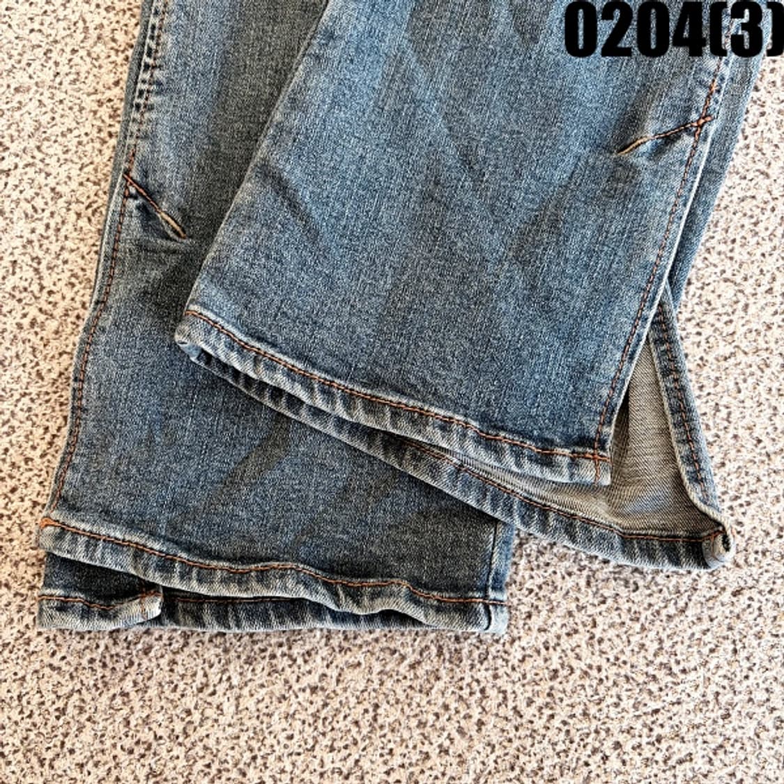 [61(25)] 게스 여성 부츠컷 절개 디테일 데님 팬츠 0204(3) 상품이미지3