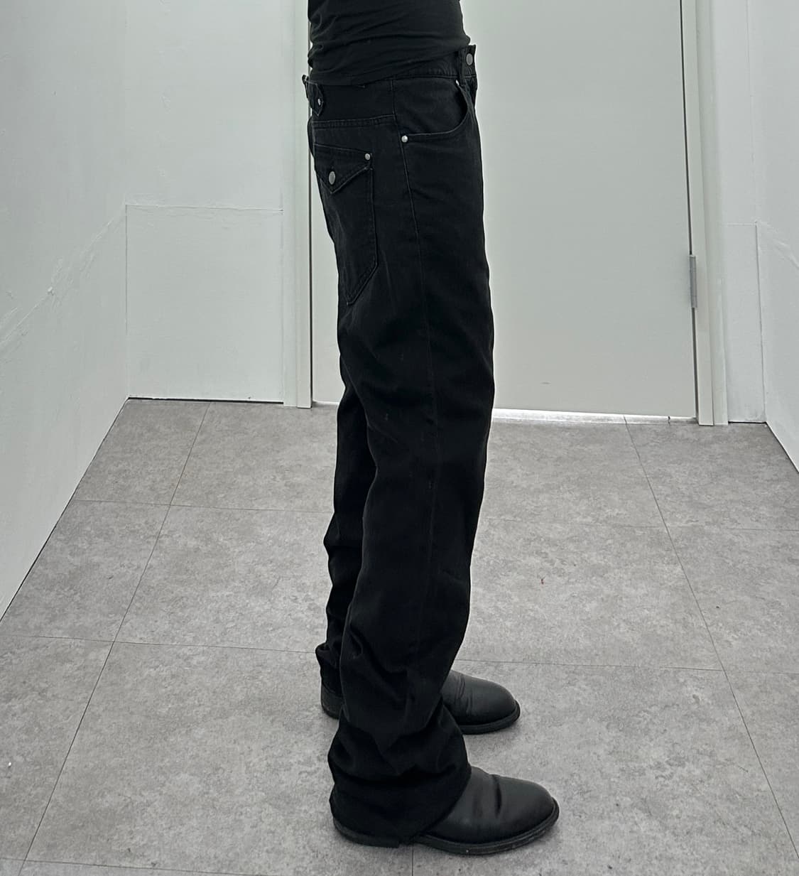 Vintage back strap detail black jeans 상품이미지6