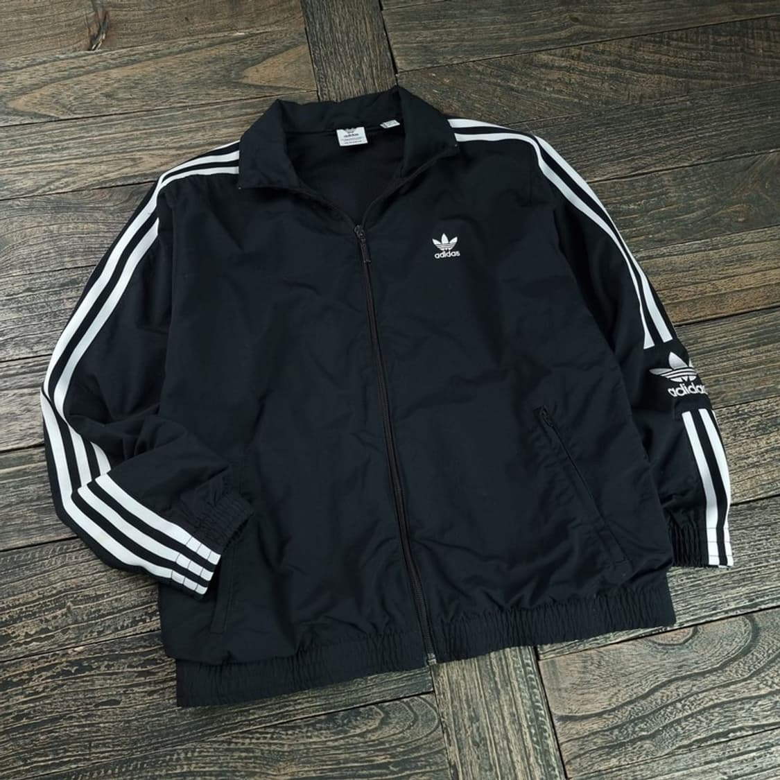 [아디다스] 불꽃 로고 자수 삼선 바람막이 자켓 블랙 M18807 상품이미지1