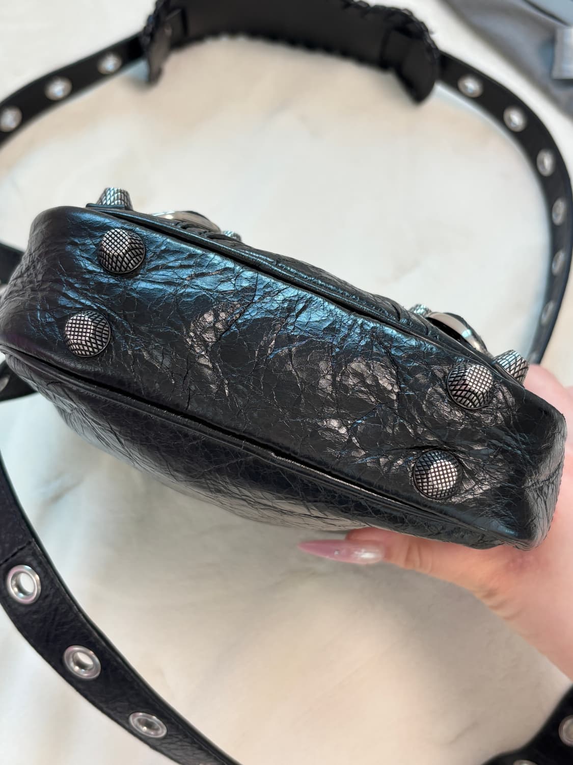 발렌시아가 르카골 크로스 바디백 남성 상품이미지4