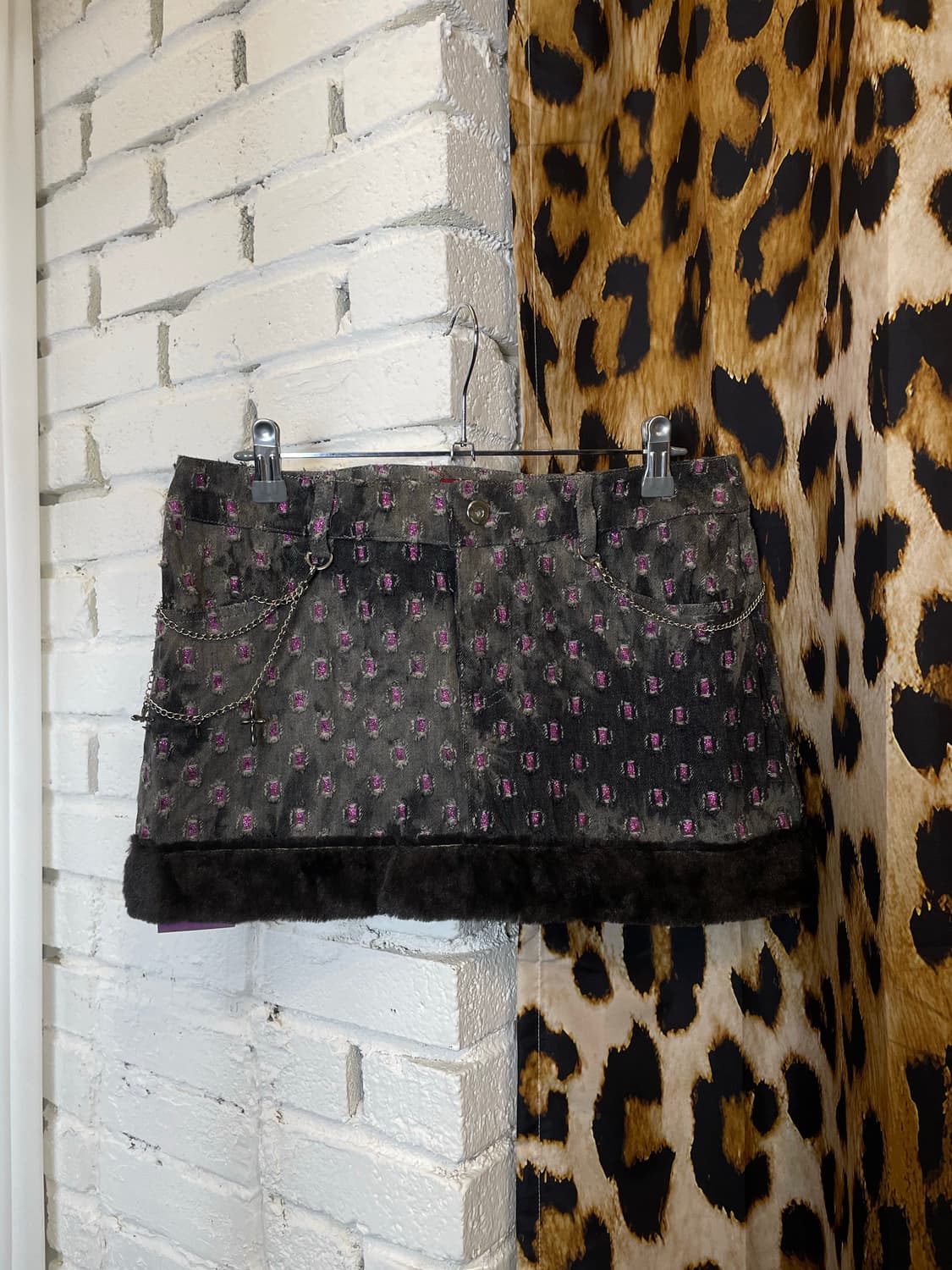 BODY LINE 바디라인 핑크 글리터 갸루 체인 데님 스커트 흑청 상품이미지4