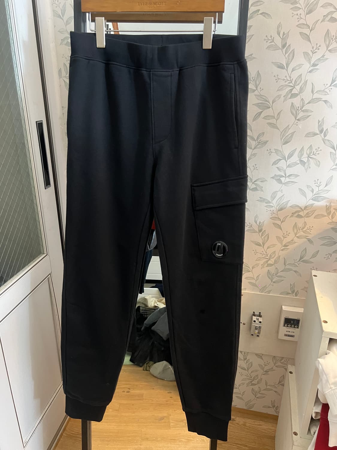 CP 컴퍼니 블랙 카고 조거팬츠 (32) 상품이미지1