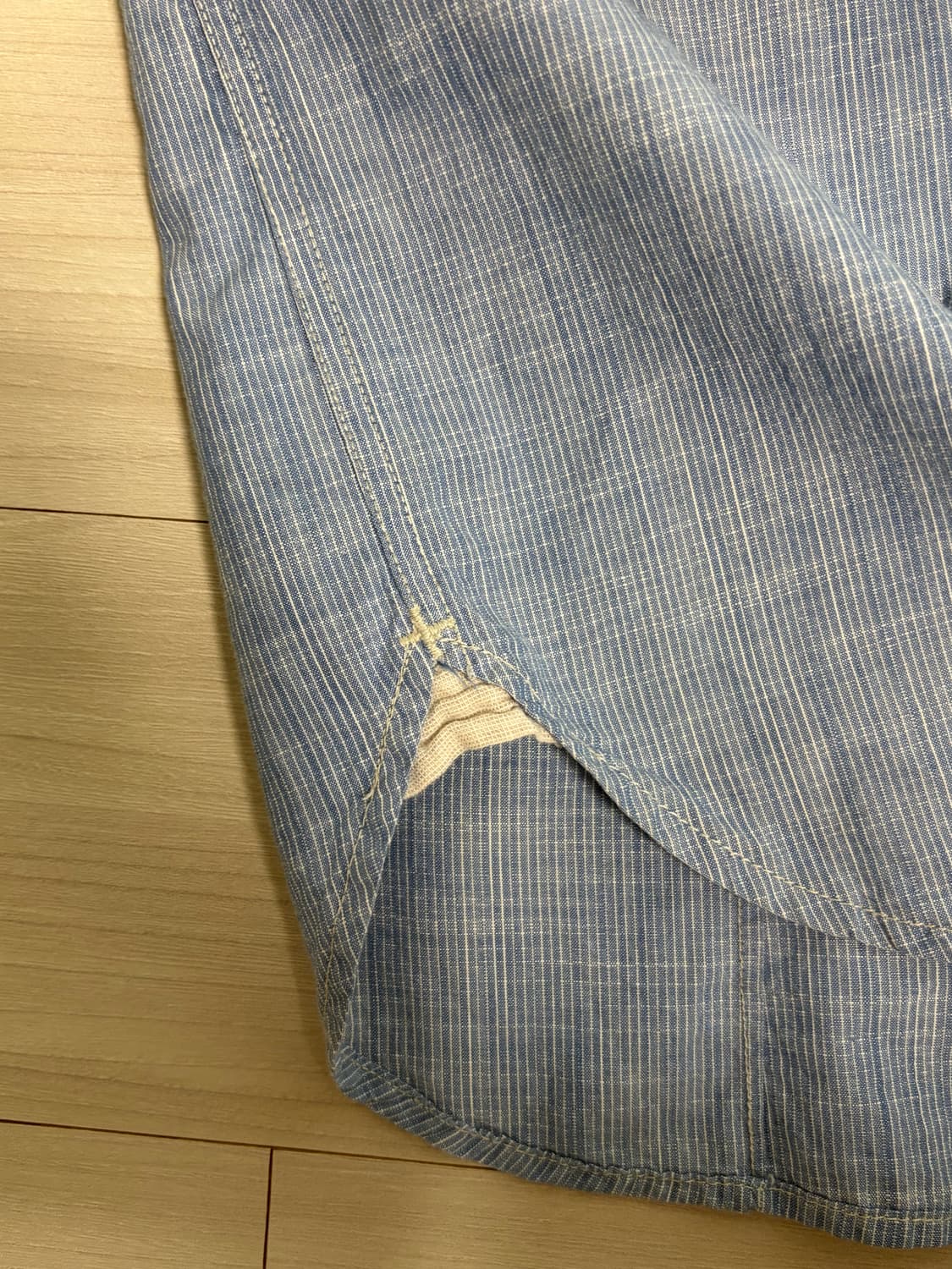 코오롱 시리즈 버튼디테일 샴브레이 셔츠 L 상품이미지6