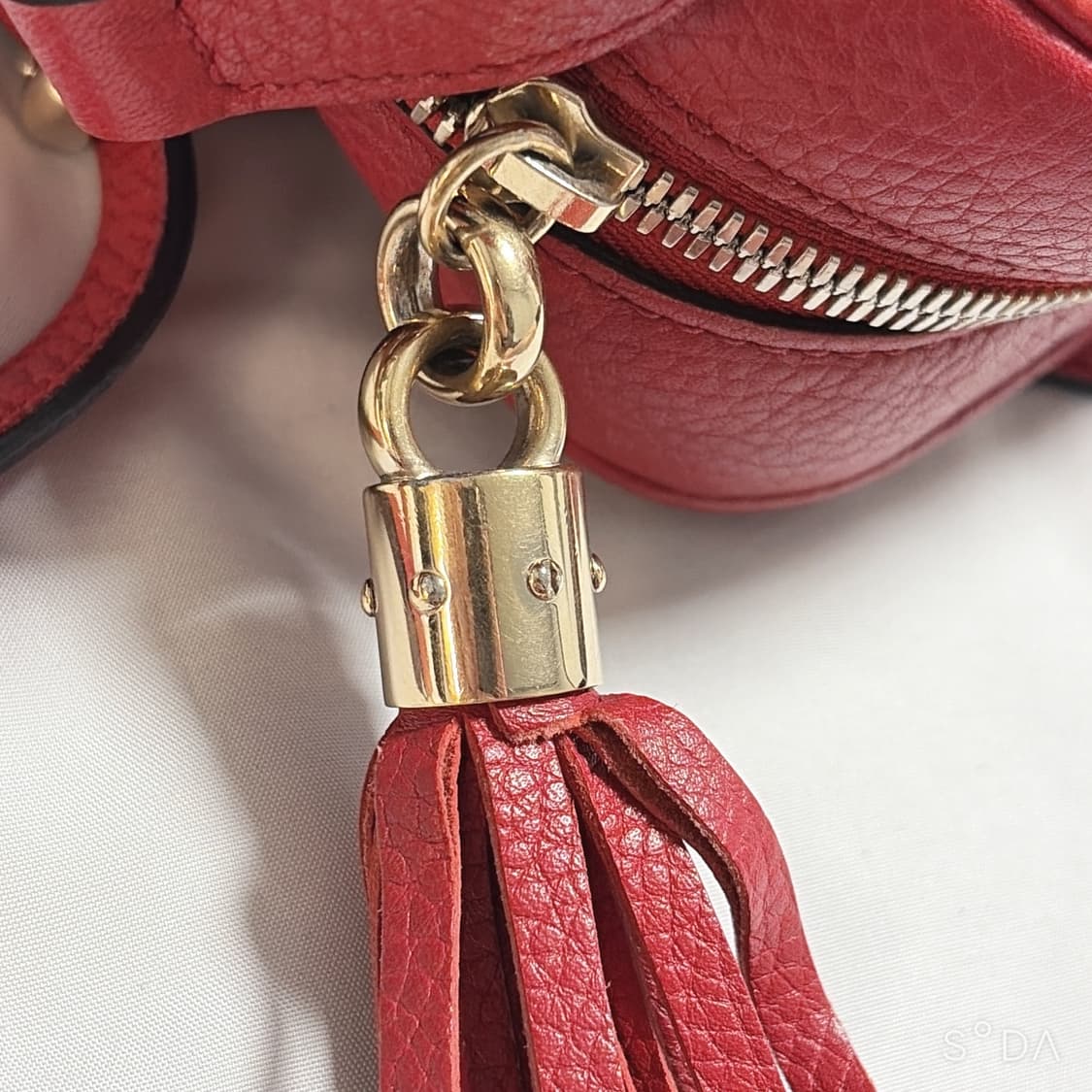 구찌 소호 디스코백 레드 태슬 크로스백 상품이미지10