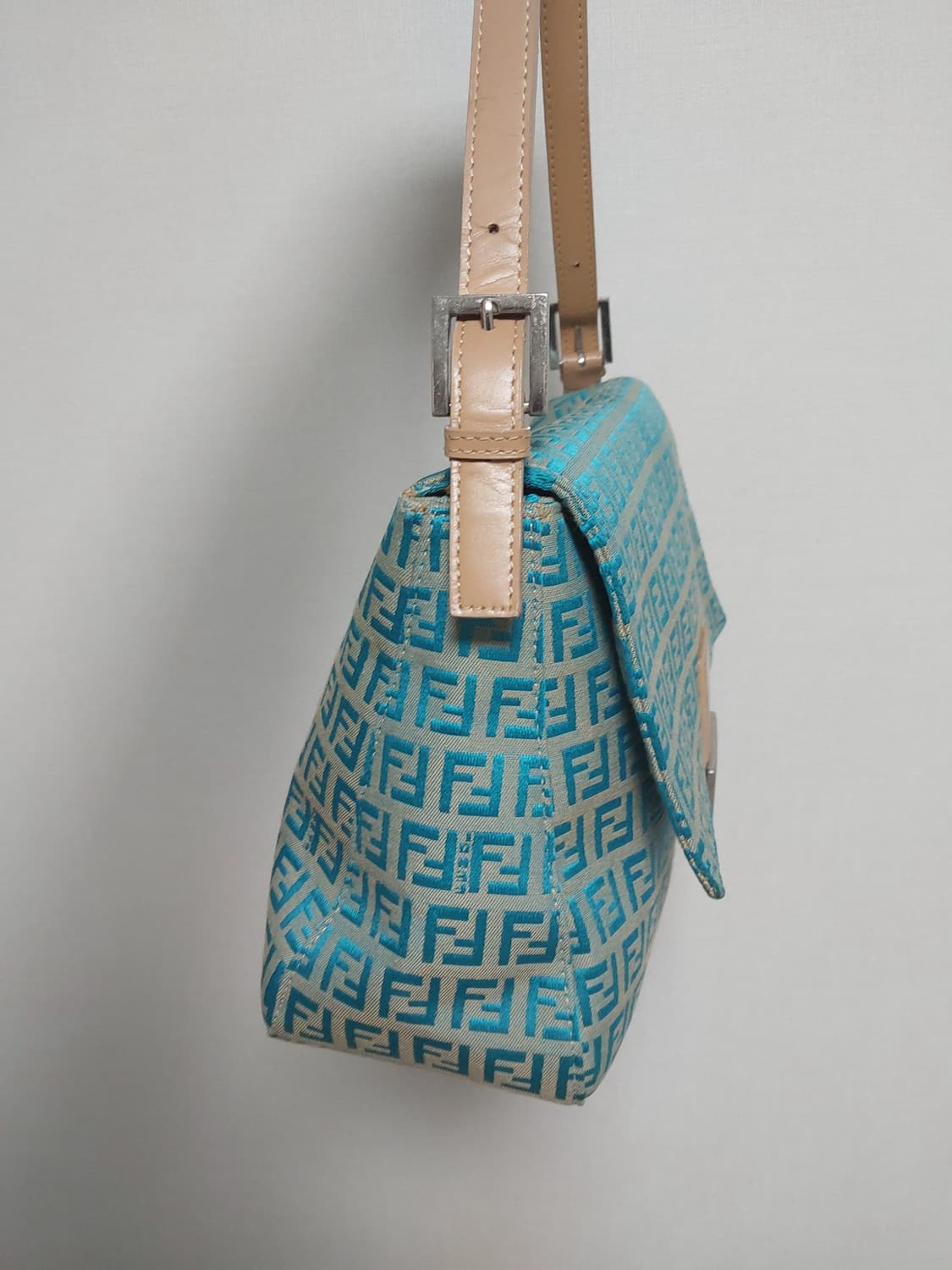 Fendi bag 펜디 바게트백 맘마백 희귀컬러 🩵 상품이미지2