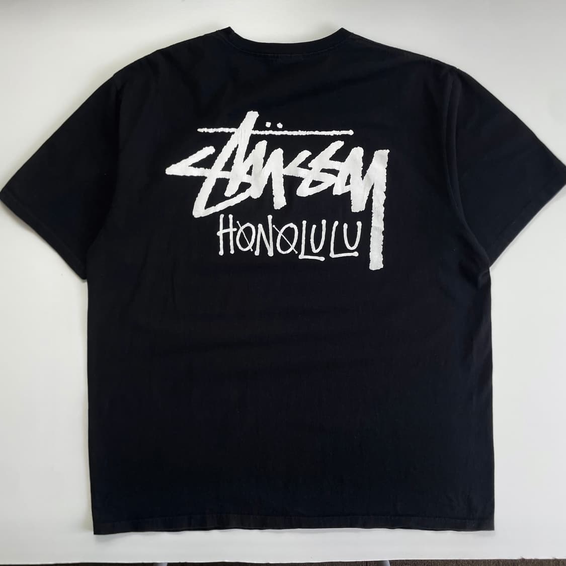 Stussy  스투시 호놀룰루 피그먼트 블랙 반팔티 상품이미지1