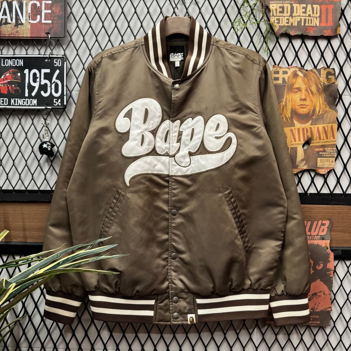 00s 베이프 오리지널 바시티 자켓 전면 빅로고 포인트 카키브라운 상품이미지1