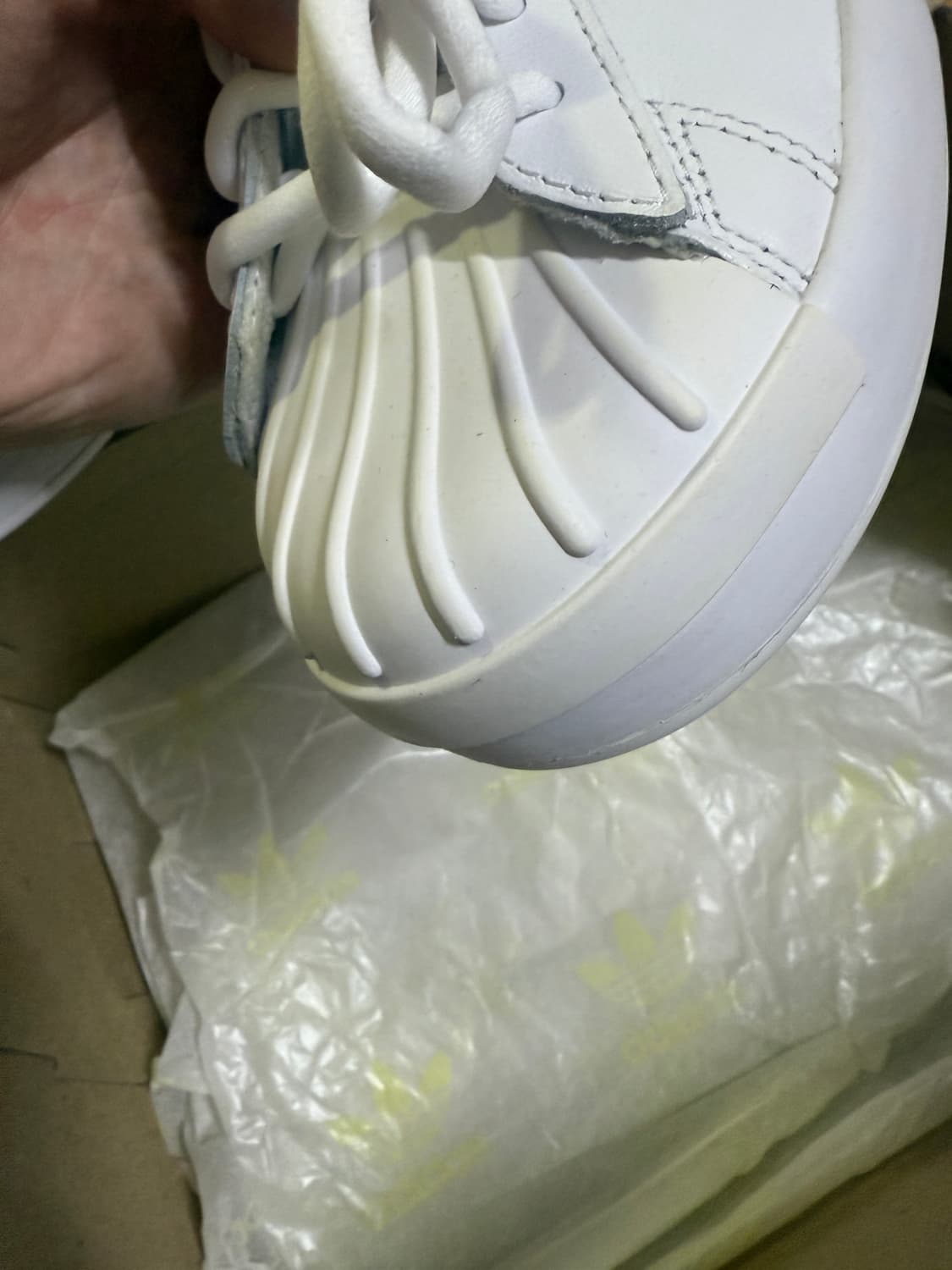 270사이즈 아디다스 슈퍼스타 아윤 우먼스 화이트 블랙 상품이미지3