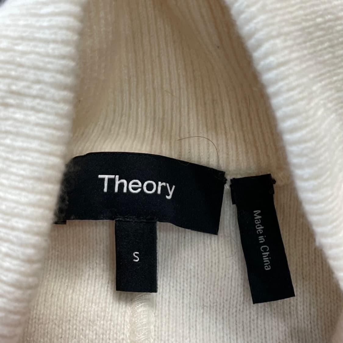 95 띠어리 24FW 니트집업  상품이미지3