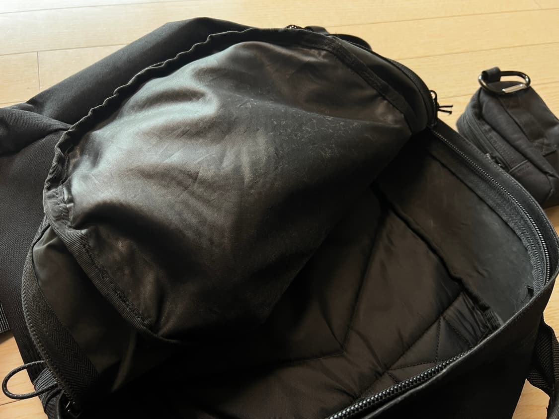 칼하트 WIP 리플렉티브 킥플립 백팩 & 스몰 백 세트 상품이미지5