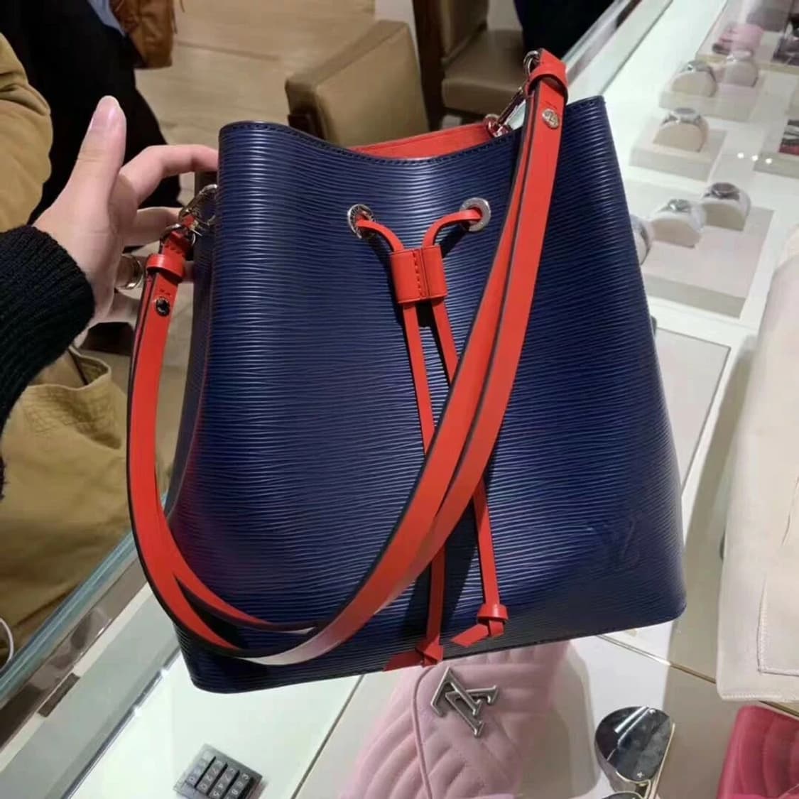 루이비통 에피네오노에 MM 인디고블루 M54367 상품이미지1