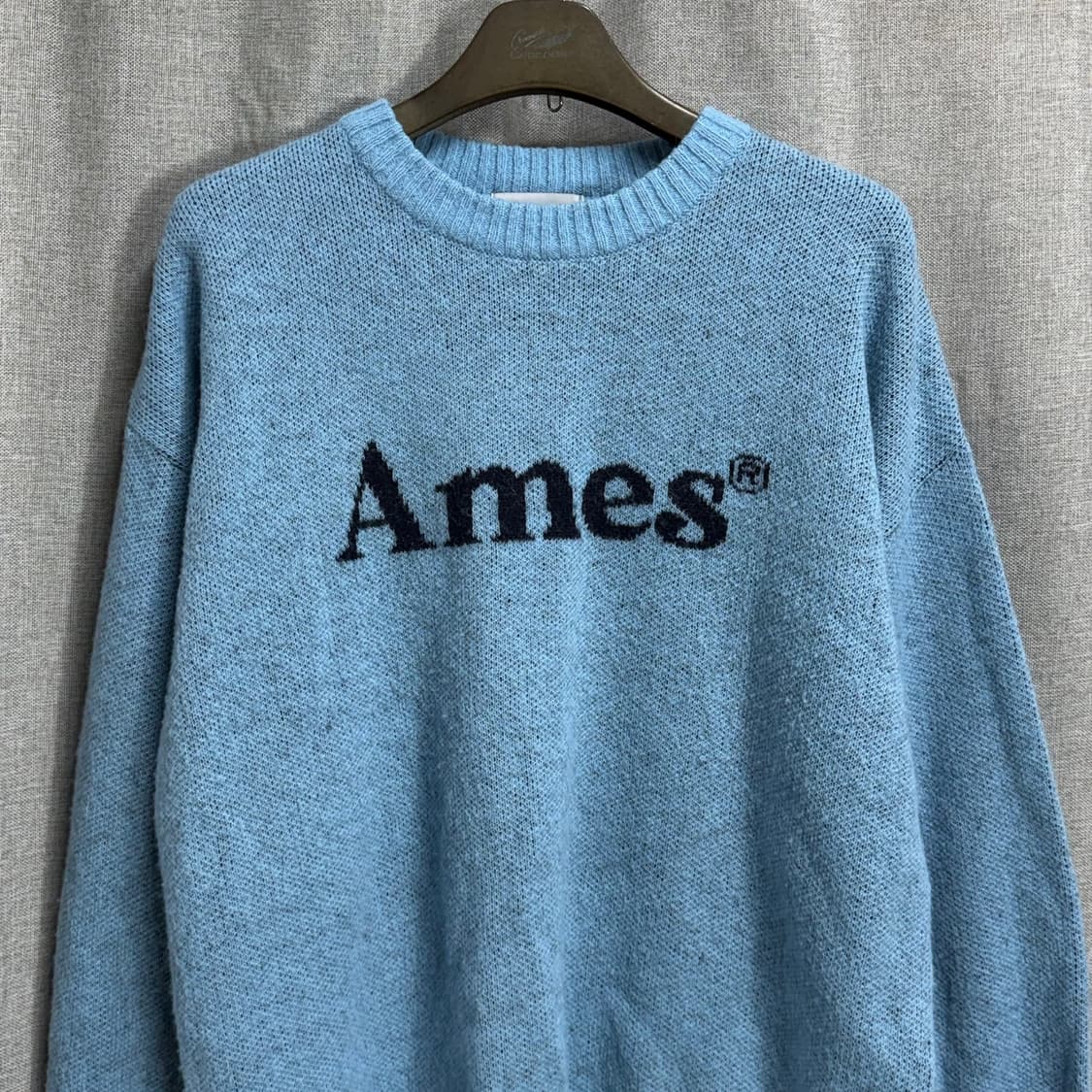 [FREE] Ames 아메스 로고 니트 스웨터 하늘색 상품이미지3