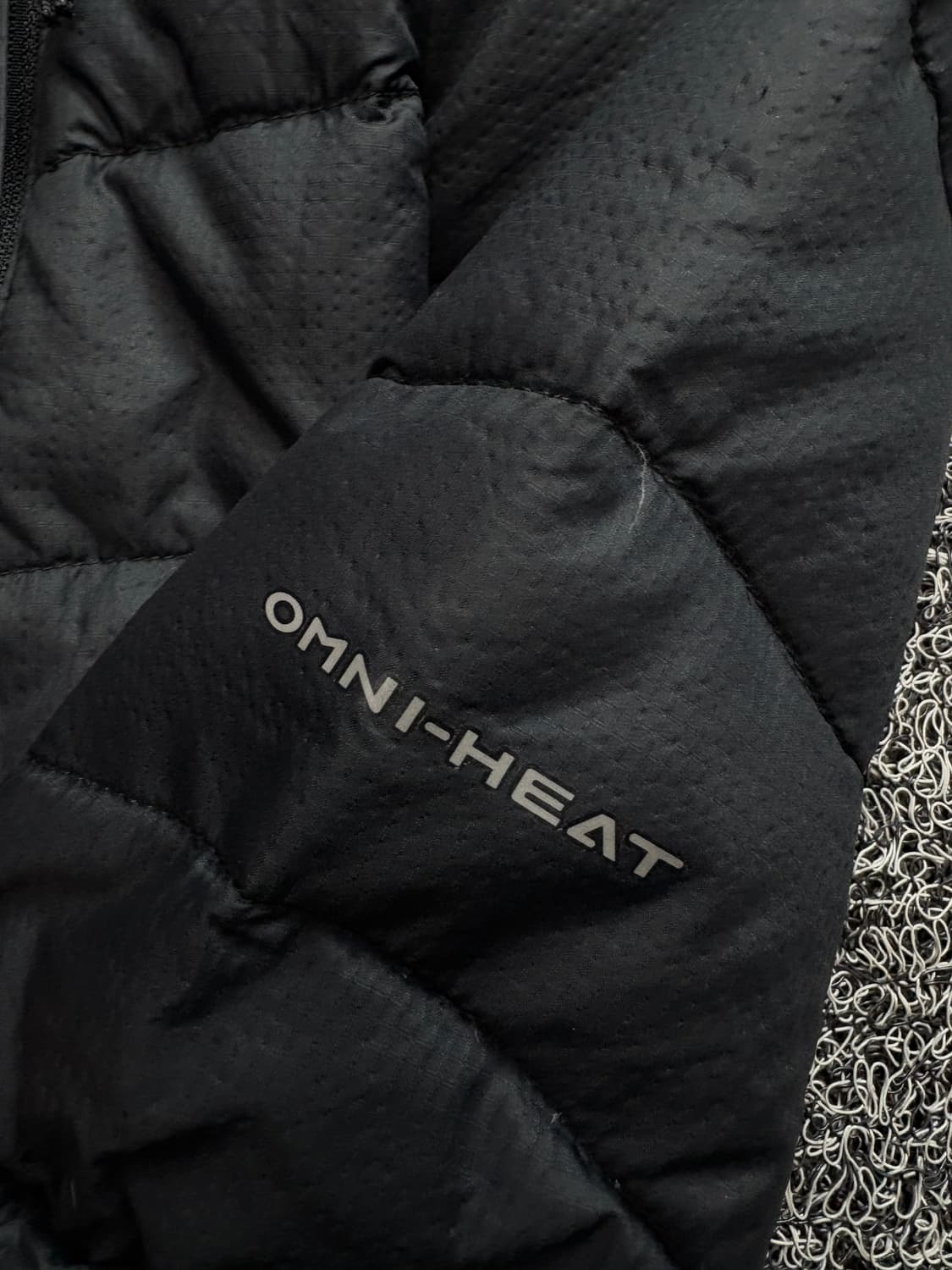 컬럼비아 옴니히트 경량 다운 패딩 블랙 1853 상품이미지3