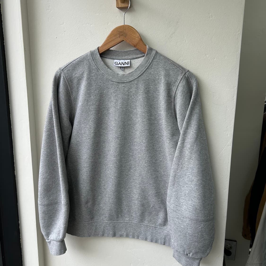 16489 - 가니 백로고 맨투맨 상품이미지2