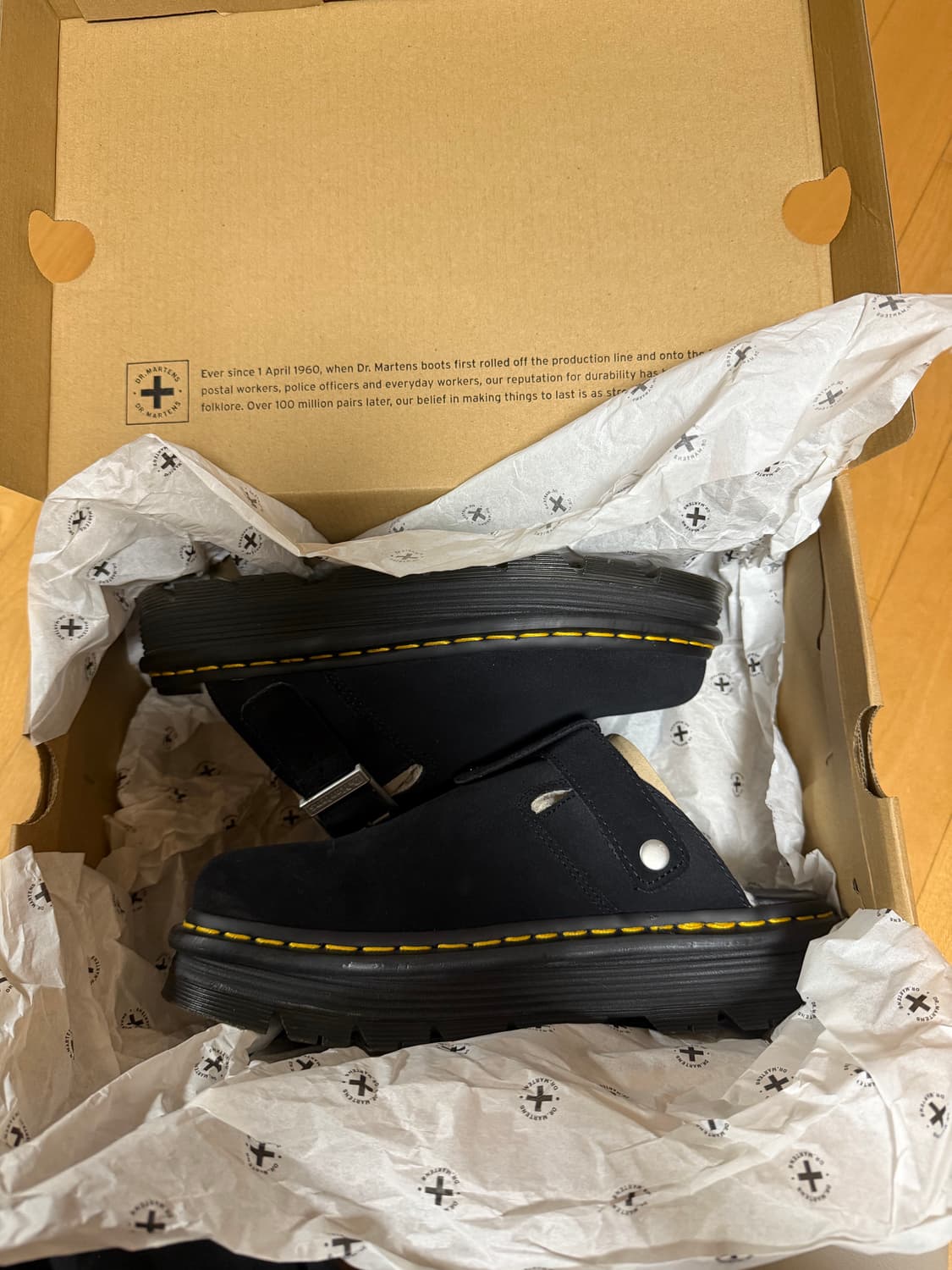 (새상품급)닥터마틴 제브잭 스웨이드 플랫폼 뮬 블랙 260 상품이미지6