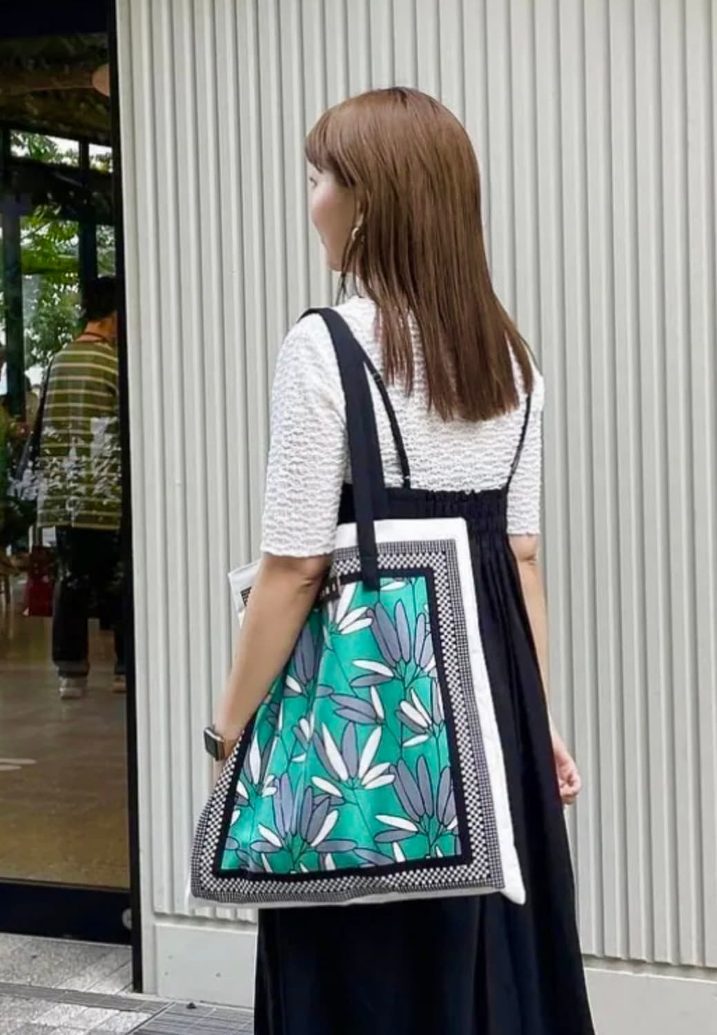 마르니 마켓 플라워 카페 캔버스백 상품이미지1